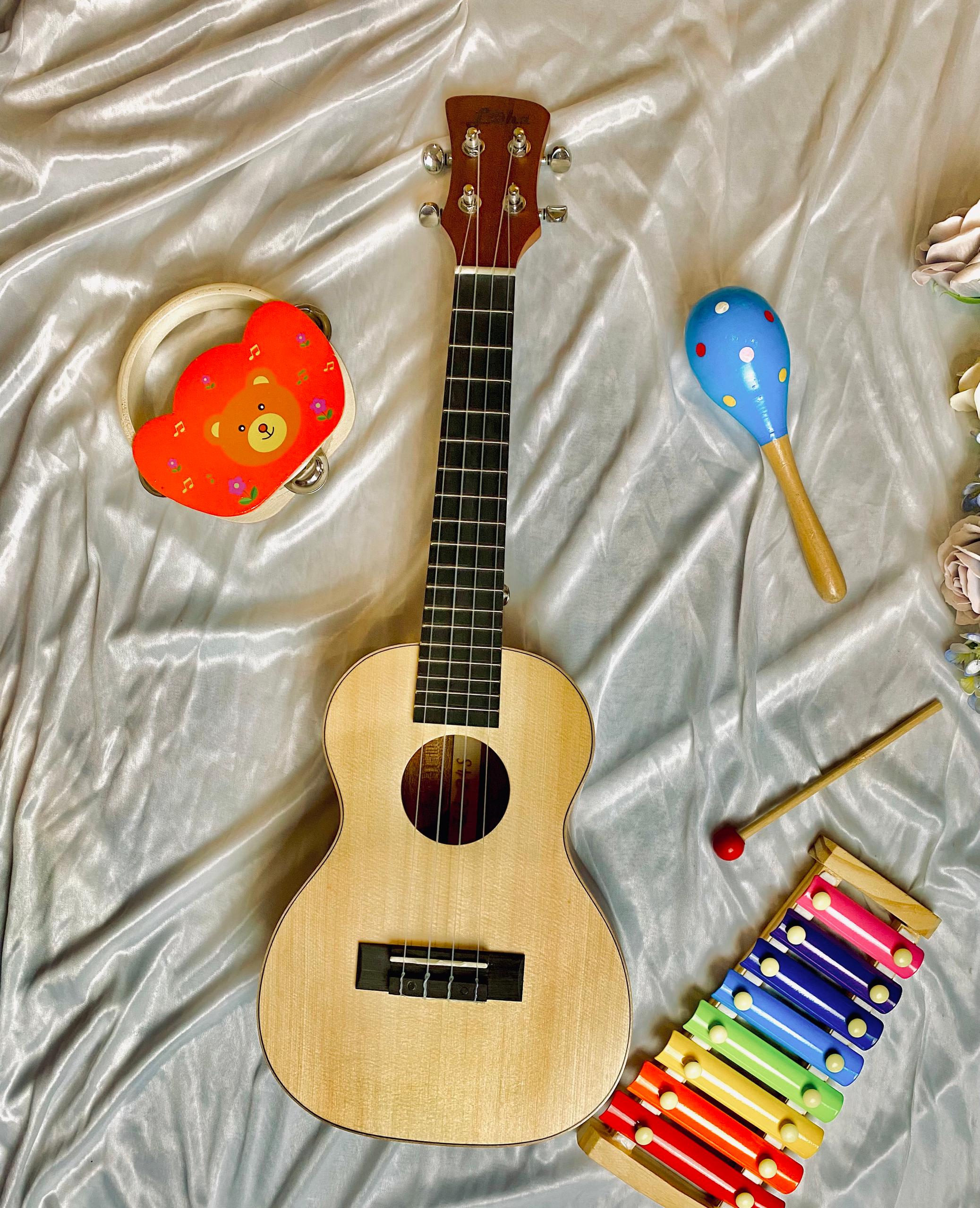 LOHA UL24S Concert Ukulele