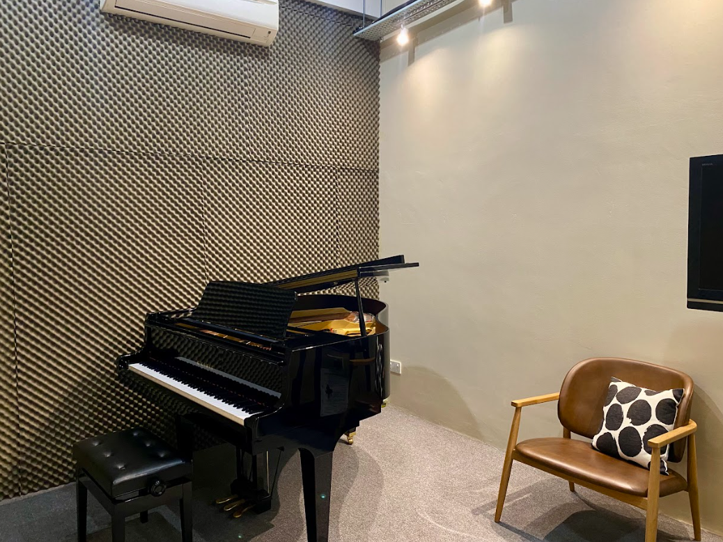 Grand Piano (60 Mins)