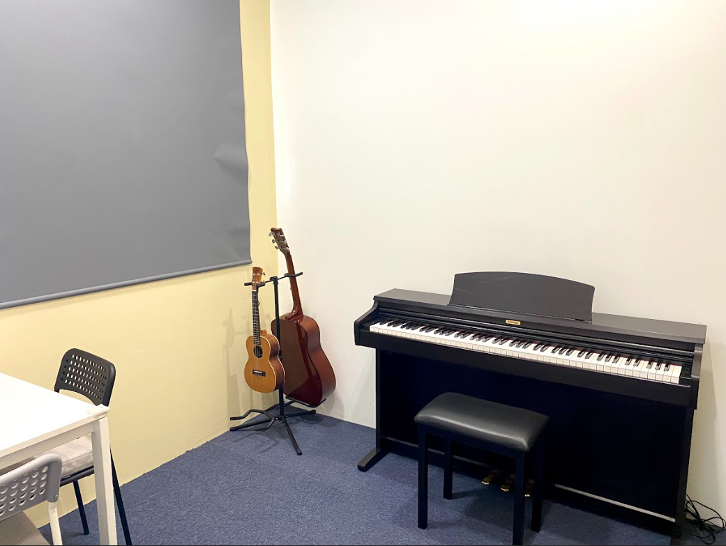 Upright Piano Practice Room 1 (30 Mins)