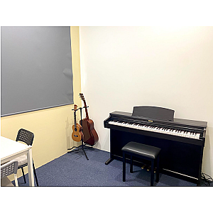 Upright Piano Practice Room 2 (60 Mins)